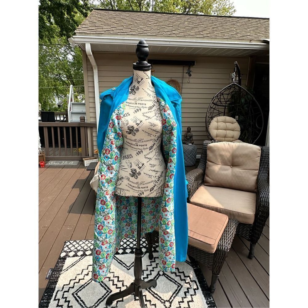 Perry ELLIS portfolio, aqua ￼ Blue floral lining jacket so much detail 12P